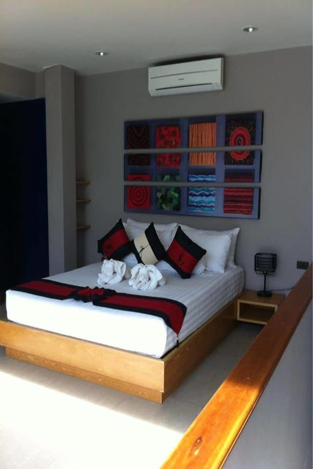 Duplex, Pool Access