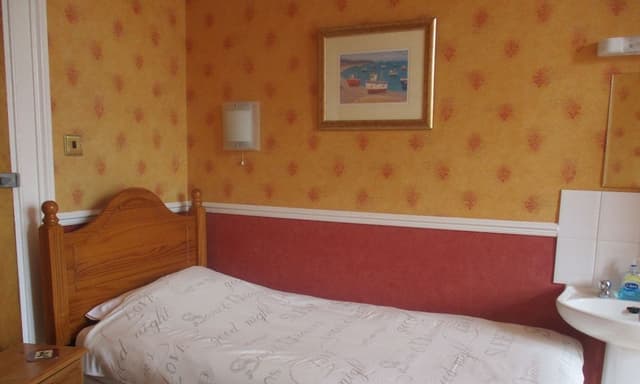 Family Room, 2 Bedrooms