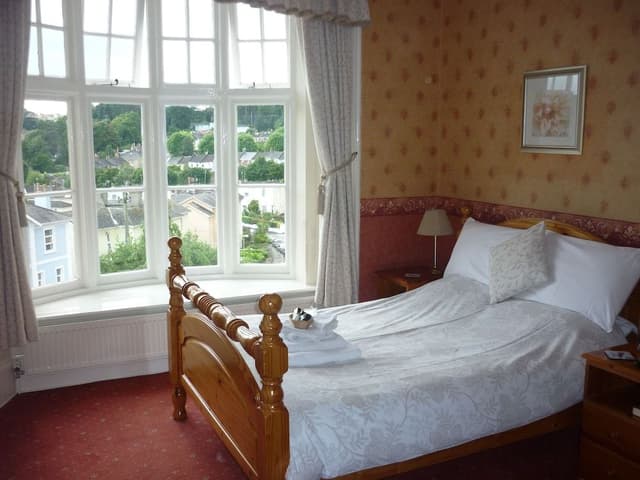 Standard Double Room, Ensuite, Garden View