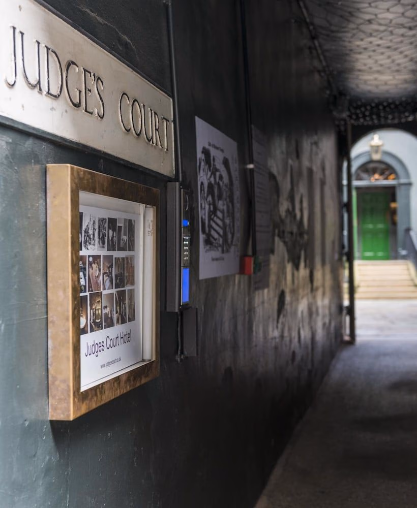 Judges Court Hotel2