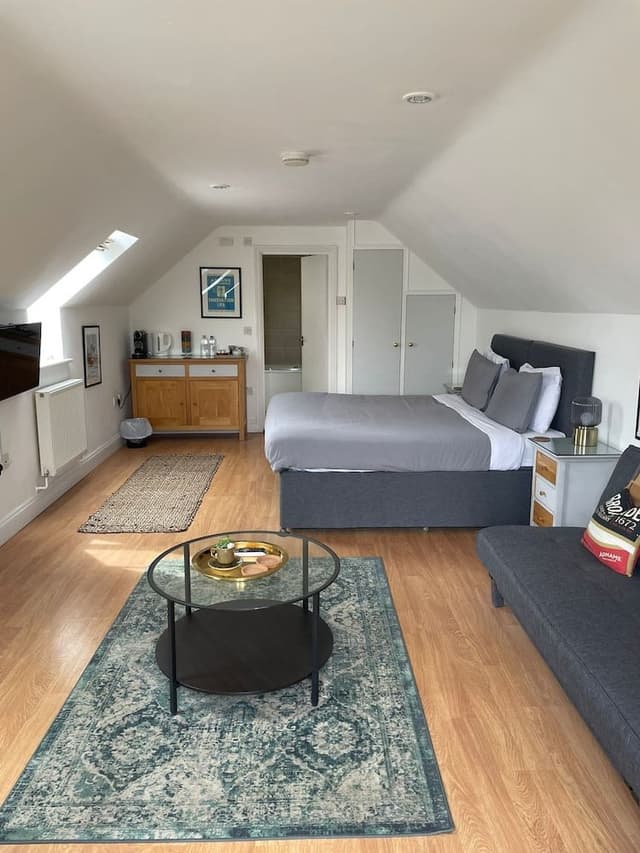 Double Room, Ensuite (The Broadside Room)