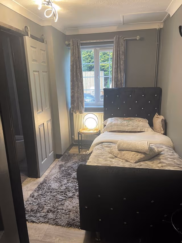 Comfort Single Room, Private Bathroom