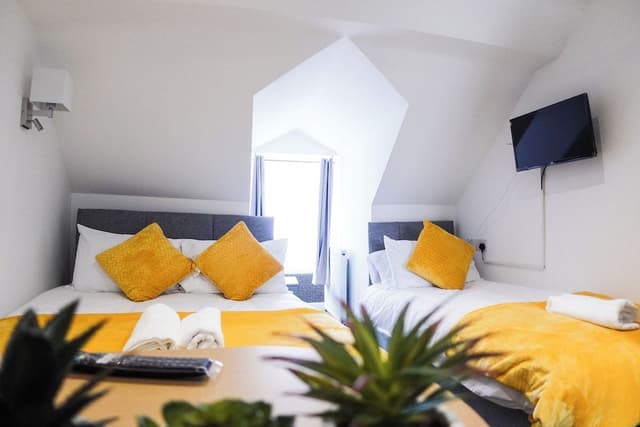 Triple Room (Room 9)