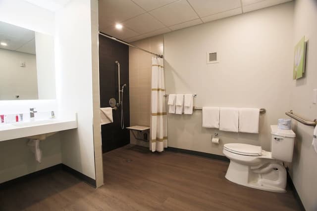 Design Room, 1 King Bed