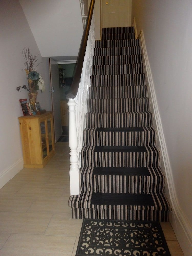 Elmswood Guest House2