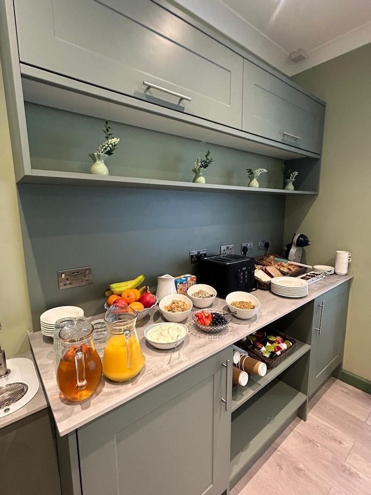Hamilton Court B&B2