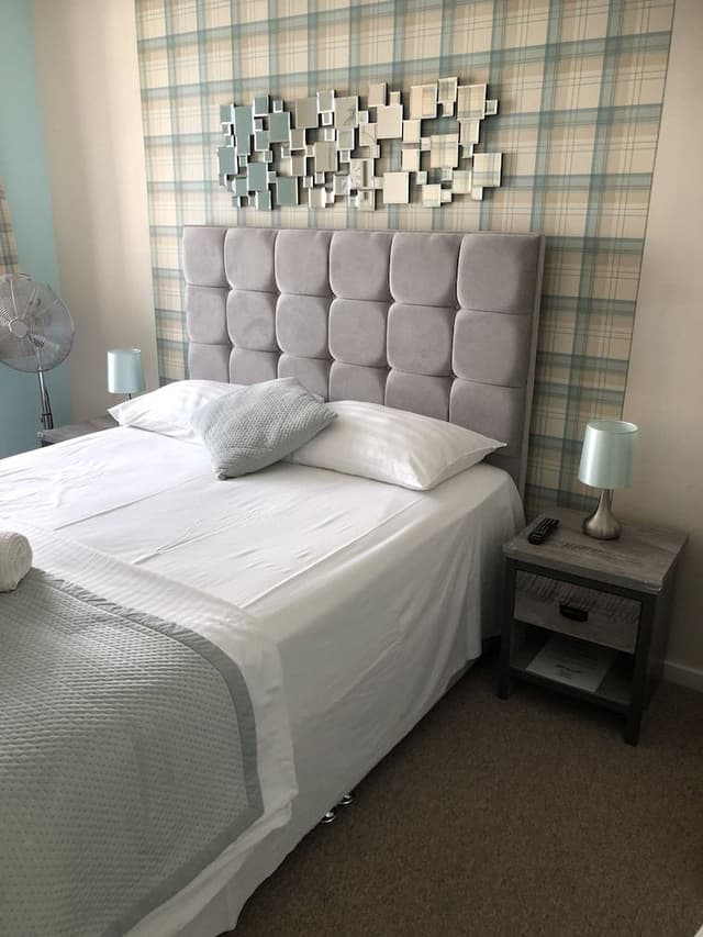 Duck Egg & Cream room 7