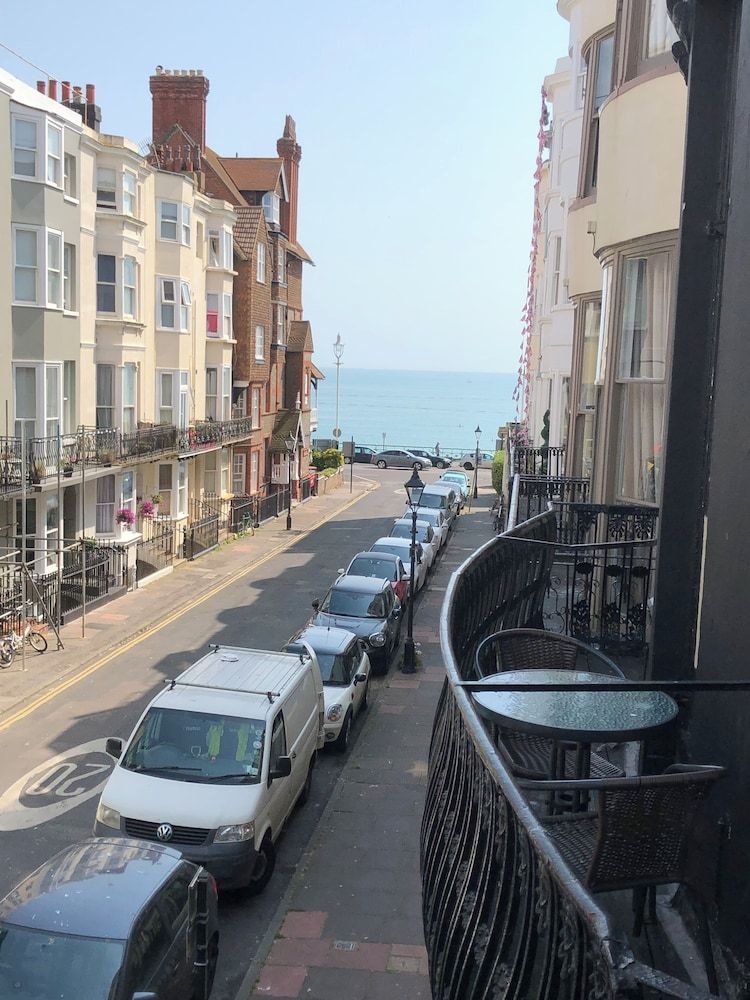 Brighton Surf Hotel2