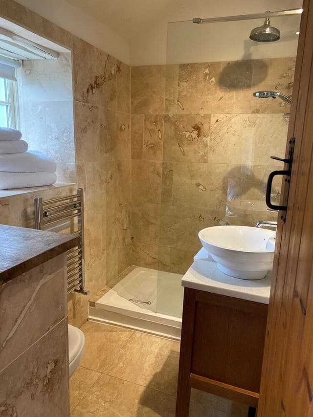 Deluxe Double Room, Ensuite (Blue)