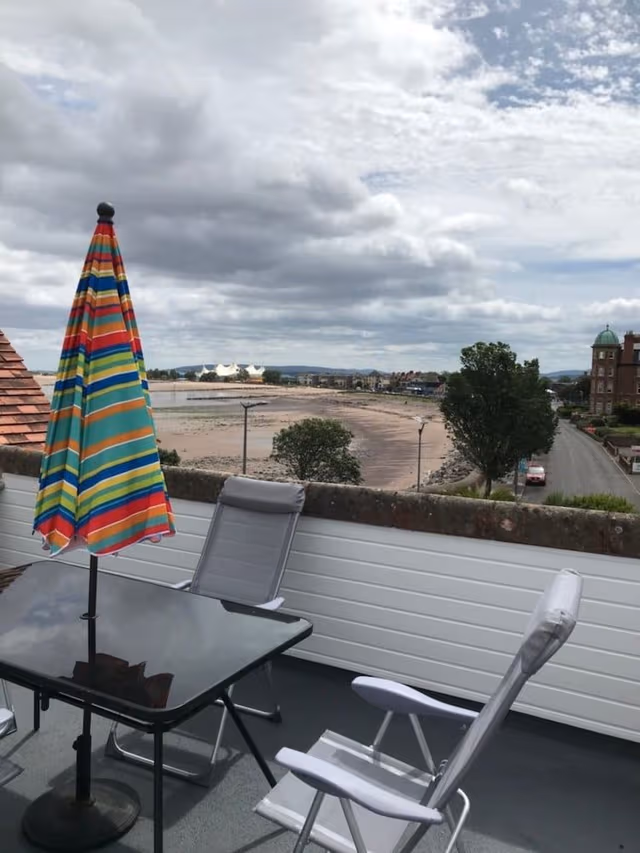 Luxury Apartment, Ensuite, Sea View (Penthouse Sleeps 4)