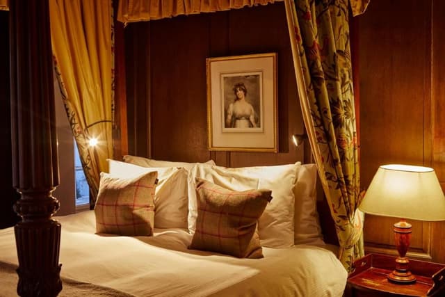 Sussex Four Poster Room