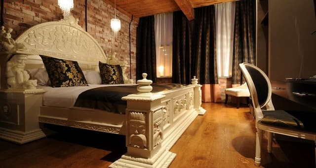 Classic Room, 1 King Bed, Non Smoking