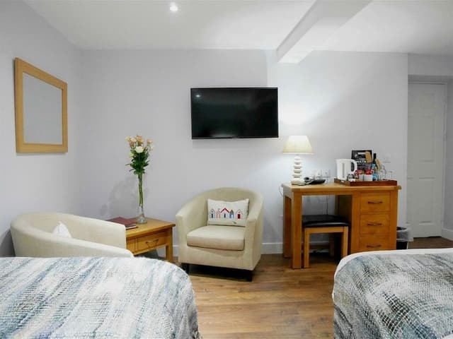 Superior Twin Room, Ensuite