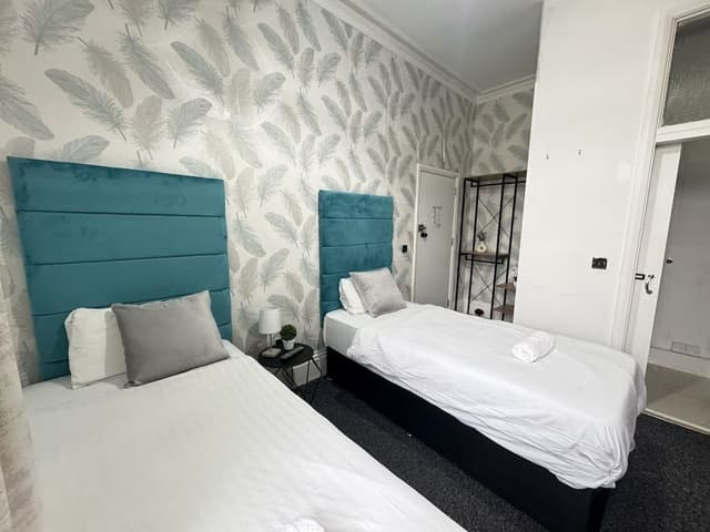 Standard Twin Room, Ensuite