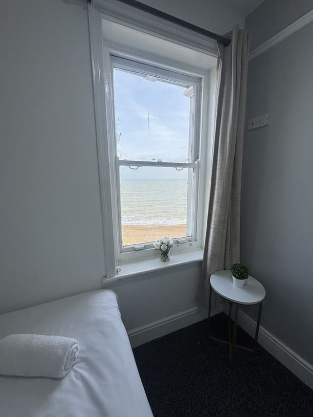 Standard Twin Room, Ensuite, Sea View