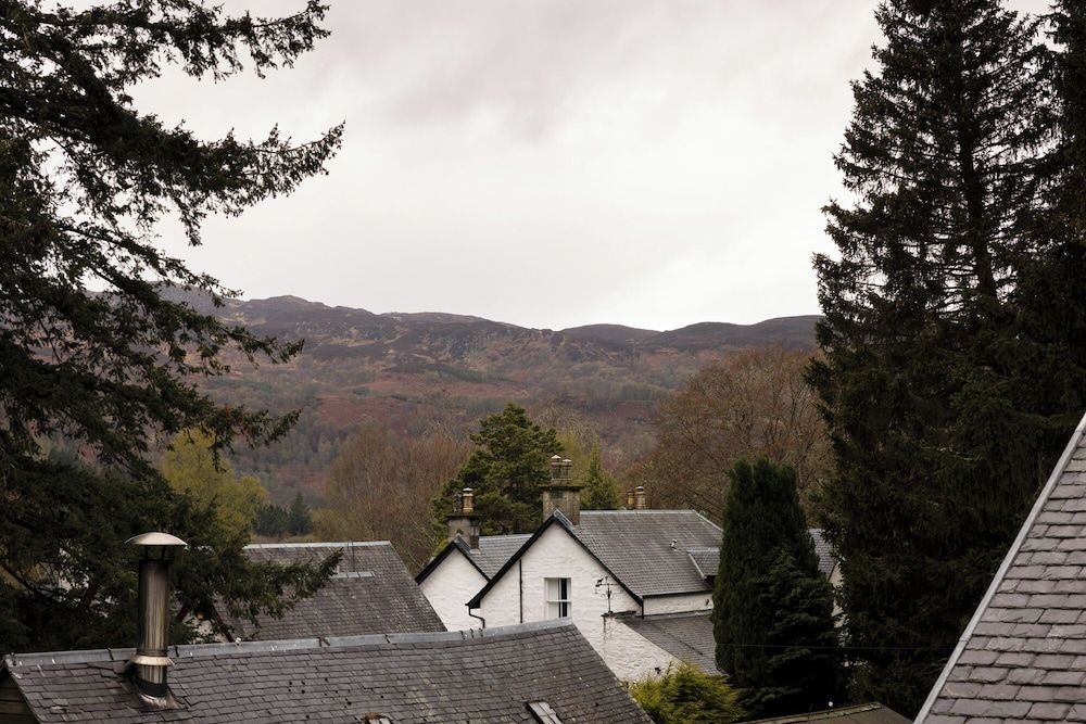 PINE TREES HOTEL0