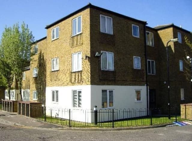 Small Two-Bedroom Apartment (Copthorne Mews, UB3 4BN)