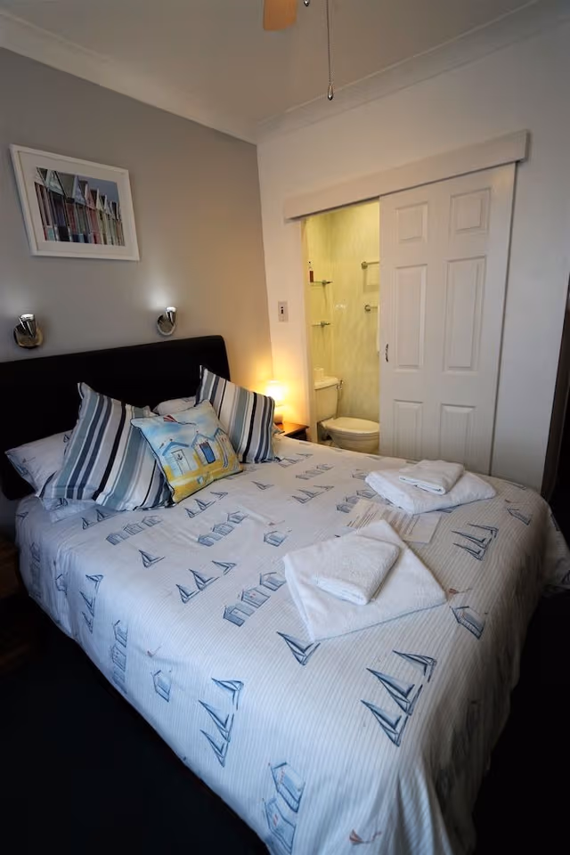 Double Room, Ensuite (Small - Room 3, 1st Floor)