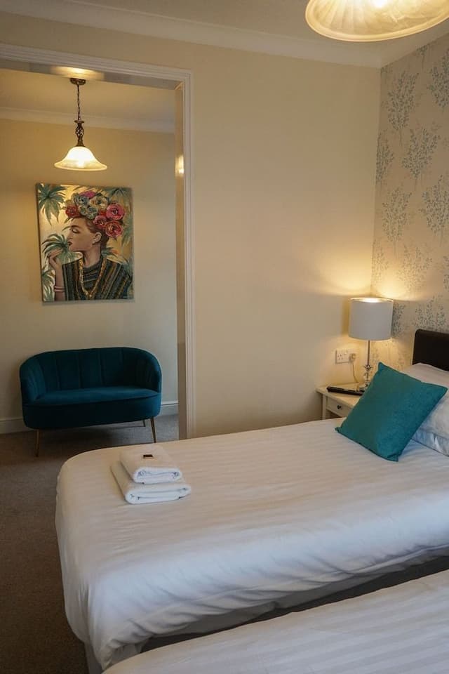Standard Twin Room