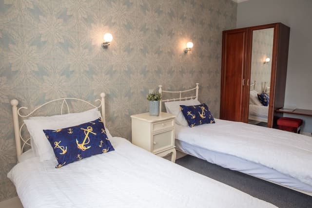 Twin Room, Ensuite