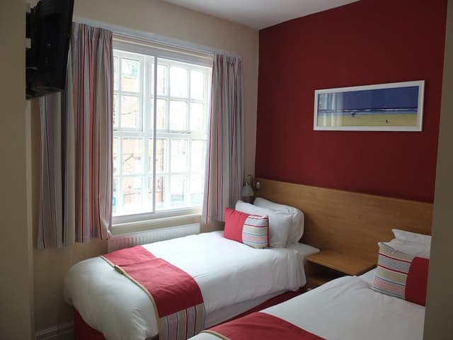 Standard Twin Room