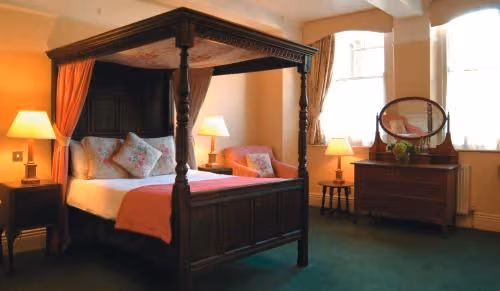 Four Poster Room
