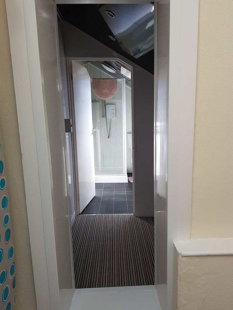 Trentham Private Hotel2