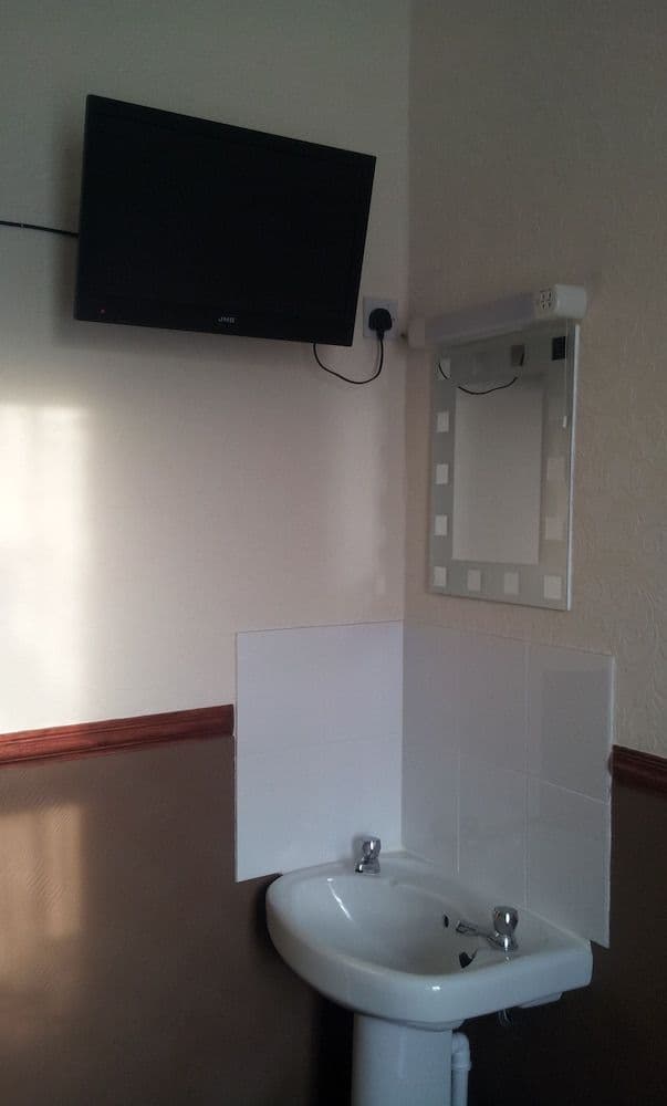 Single Room, Shared Bathroom