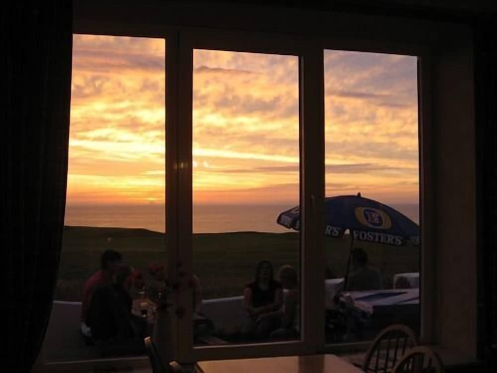 Longbeach Hotel - Hostel4