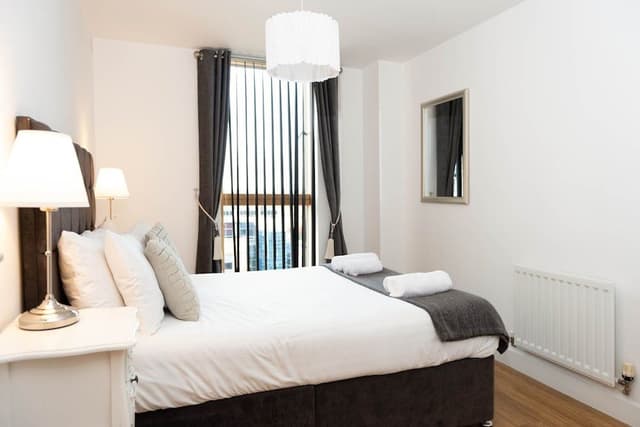 City Apartment, 2 Double Beds