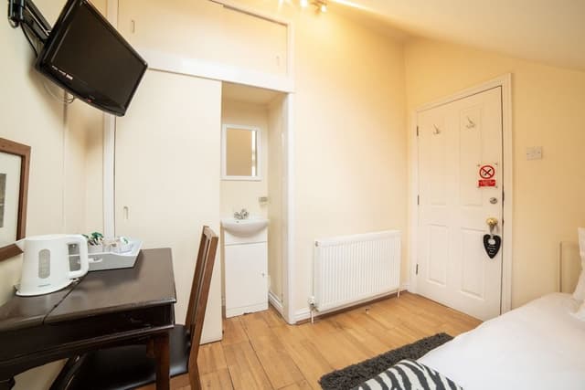 Basic Single Room, 1 Twin Bed (Shared)