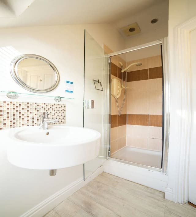 Basic Single Room, 1 Twin Bed (Shared)