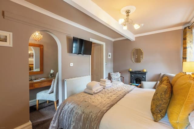 Superior Double Room, 1 King Bed, Bathtub