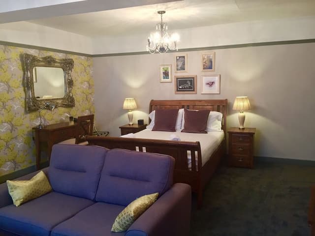 Suite, 1 King Bed (Feature)