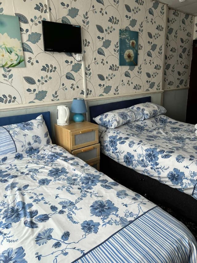 Family room-Standard-Ensuite-2 Adults and 1Child 12yrs