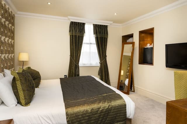 Feature Room
