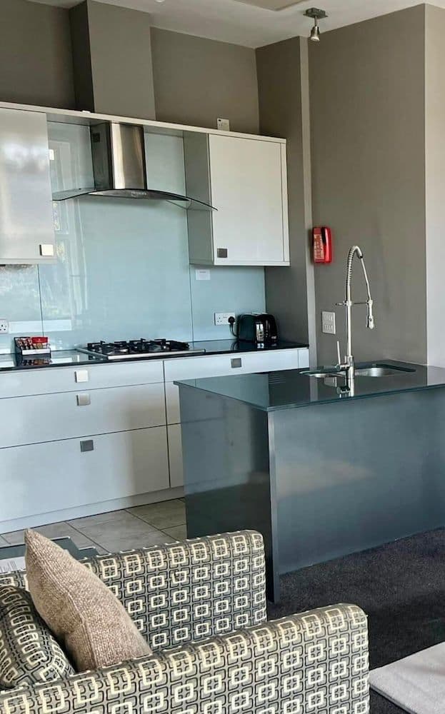 Deluxe Two Bedroom One Bathroom