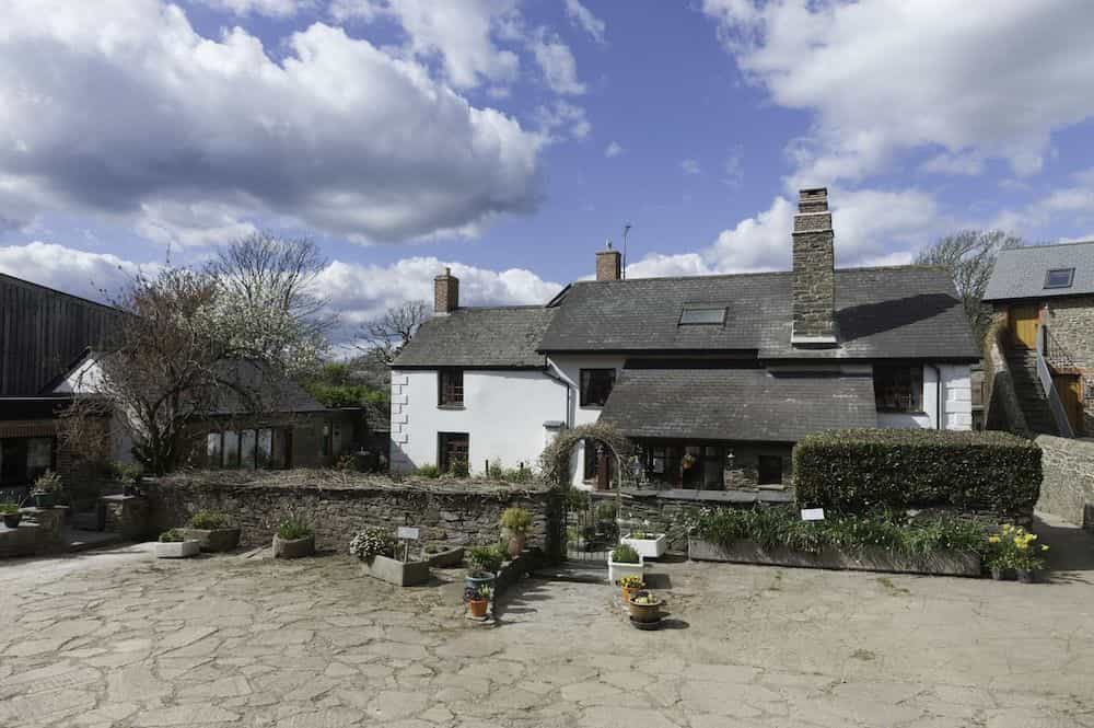 Burton Farmhouse Burton Farmhouse