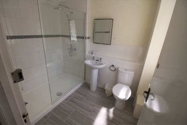 Single Room, Private Bathroom (room)