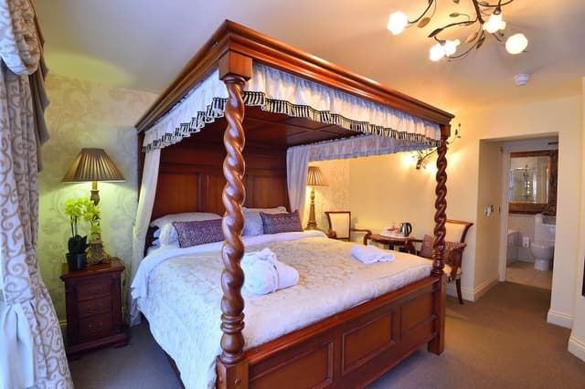 Four Poster