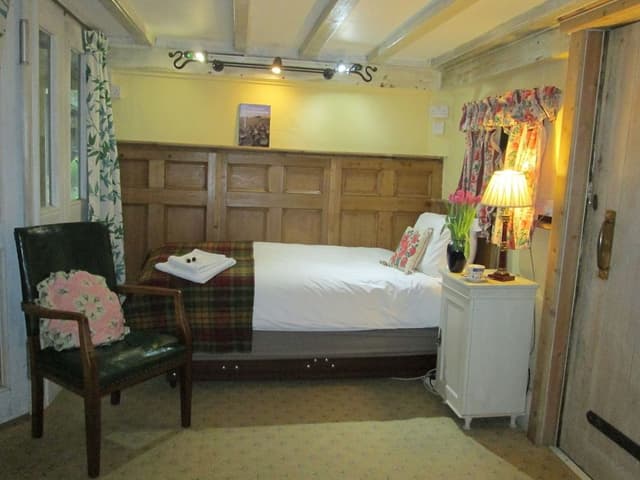 Twin Room (Tack Room)