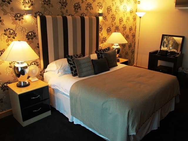 Executive Penthouse Apartment (4 Adults)