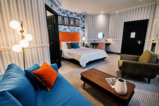 Deluxe Double Room, 1 King Bed with Sofa bed, Non Smoking