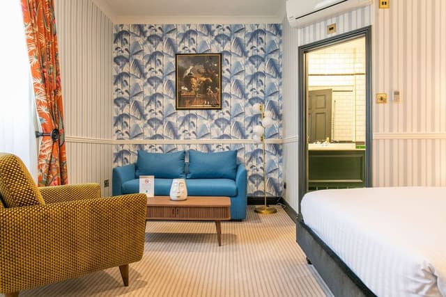 Deluxe Double Room, 1 King Bed with Sofa bed, Non Smoking