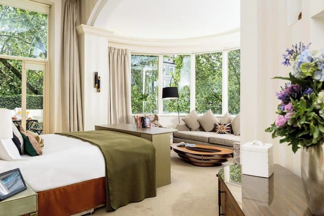 Suite, 1 King Bed, Balcony