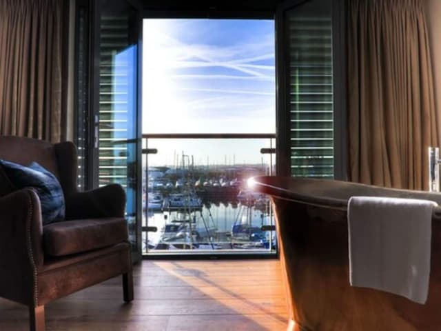 Luxury Double Room, Marina View (Copper Bath)