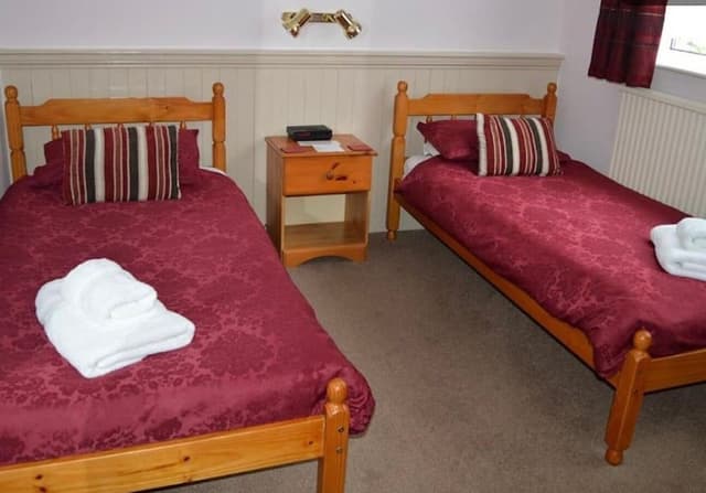 Classic Twin Room, Ensuite (Small)