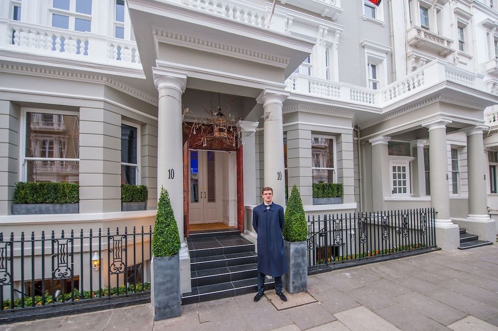THE EXHIBITIONIST HOTEL0