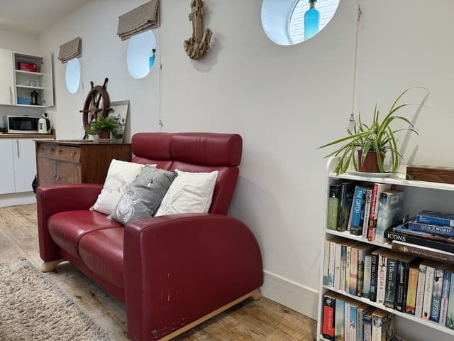 Captain Cabin