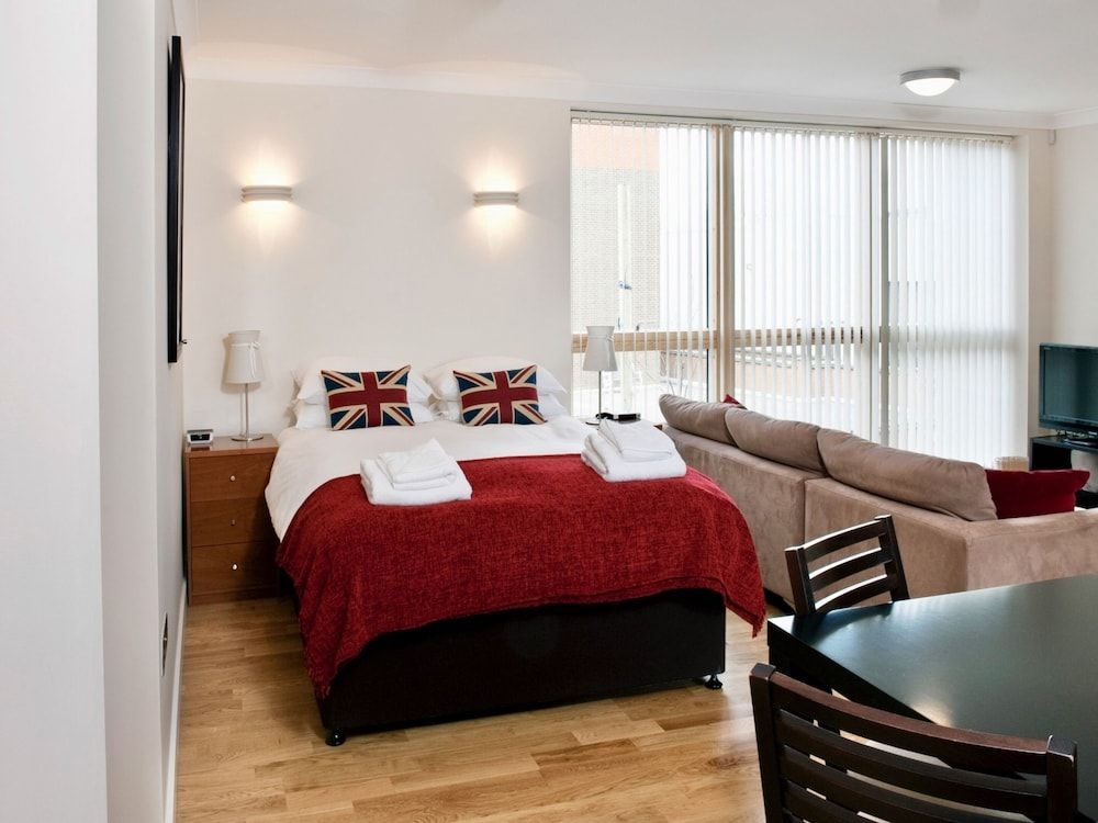 Your Space Apartments - Byron House3